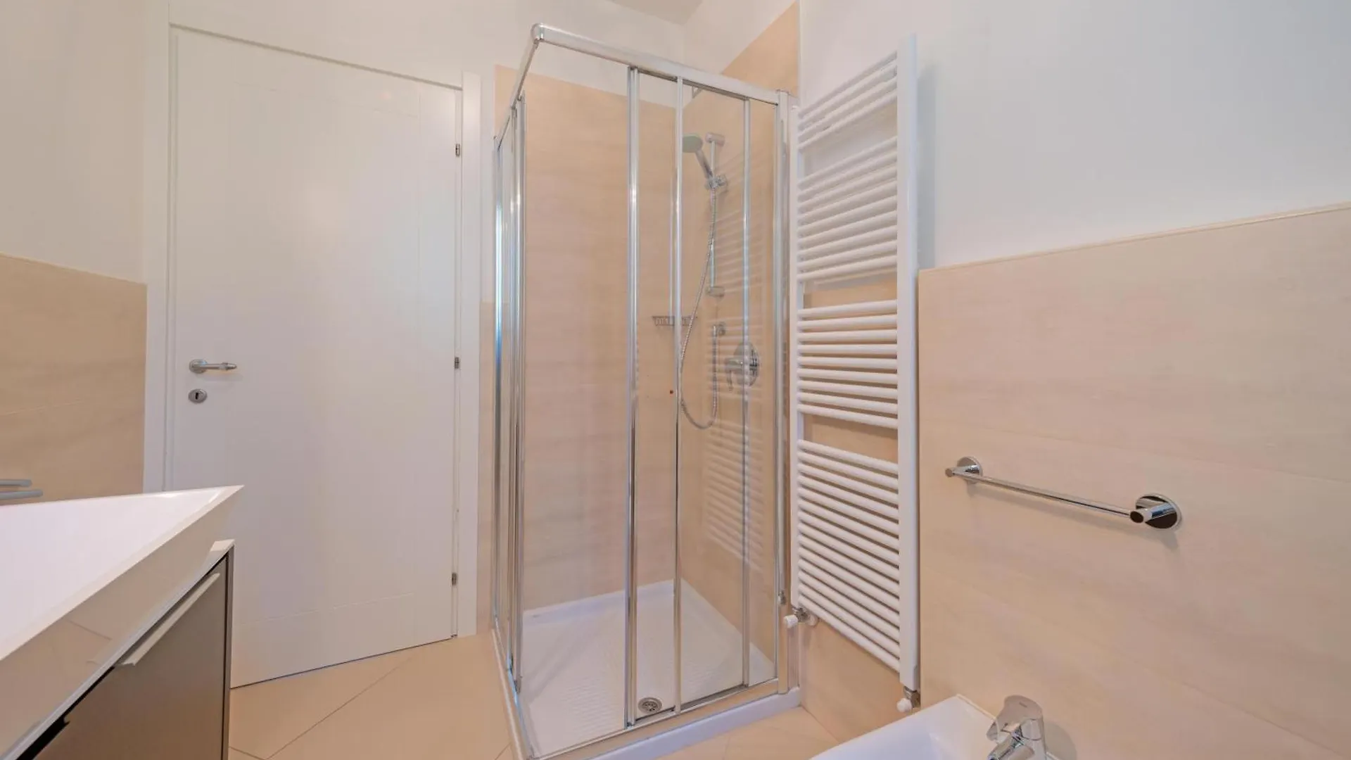 Apartmentsgarda - Residence San Zeno 1000 Torri Del Benaco Daire