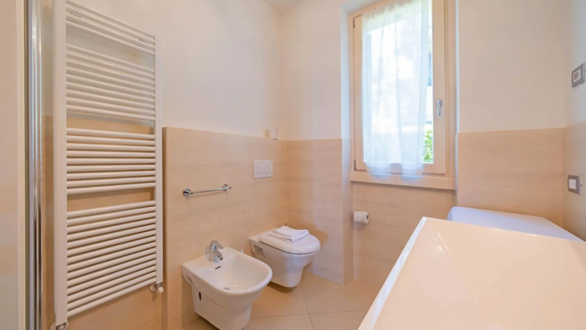 Apartmentsgarda - Residence San Zeno 1000 托里德尔贝纳科 0*,  意大利